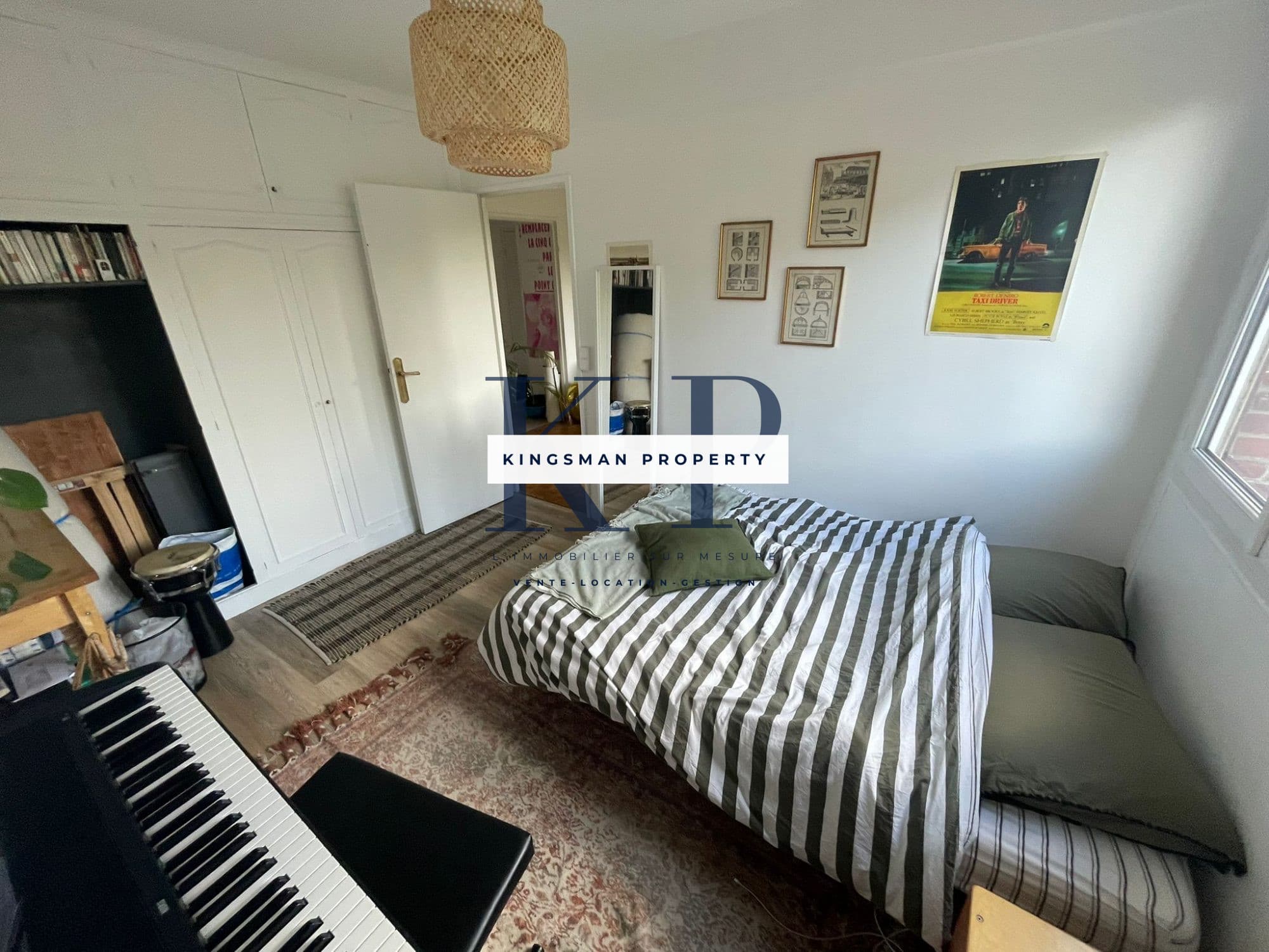 APPARTEMENT 5 PIÈCES AVEC BALCON - INTÉRIEUR EN BON ÉTAT · photo 3